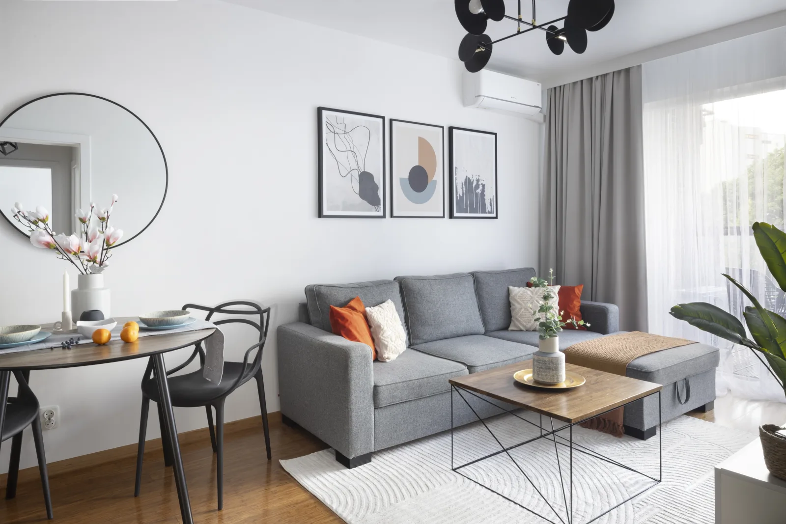 Ten sam salon po home stagingu